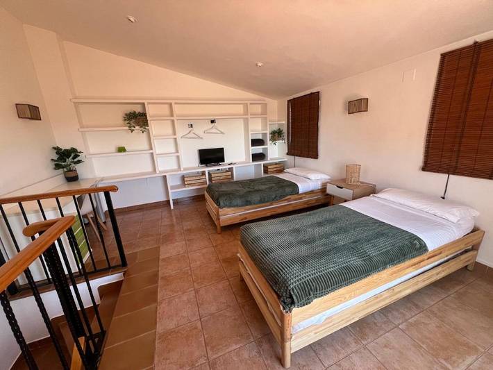 Casa rural para 10 personas, con vistas y terraza, Se admiten mascotas en Los Serranos - 3