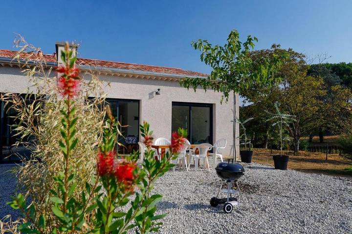 Maison de vacances pour 4 personnes, avec Terrasse et Jardin ainsi que Piscine et Vue