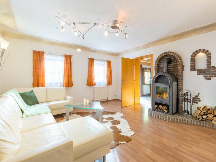 Ferienhaus für 8 Personen, mit Balkon und Terrasse sowie Garten und Pool in Saalfelden am Steinernen Meer