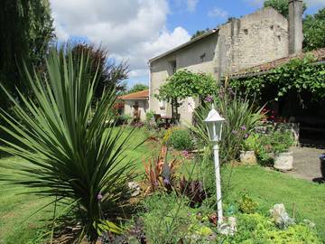 Gîte pour 5 personnes, avec jardin et terrasse, animaux acceptés en Charente-Maritime