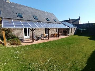 Gîte pour 8 personnes, avec terrasse et jardin à Auderville