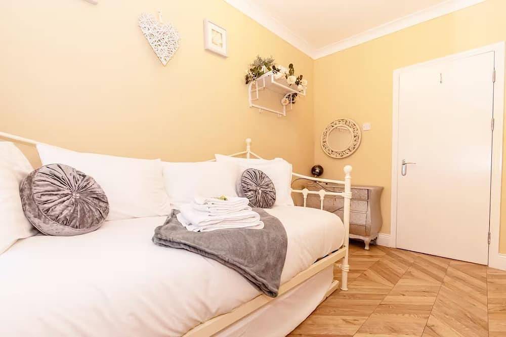 Entire apartment, The Seaview - Panoramic Coastal Views, 2 bed South Shields Apartment in South Shields, South Tyneside