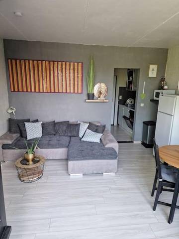 Gîte pour 4 personnes, avec vue et jardin dans Ny