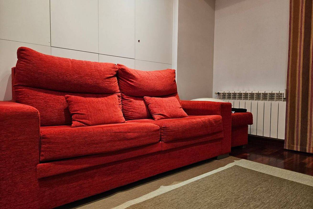 Apartamento entero, Acogedor apartamento con Wi-Fi, cocina completa y ascensor in Oviedo, Cordillera Cantábrica