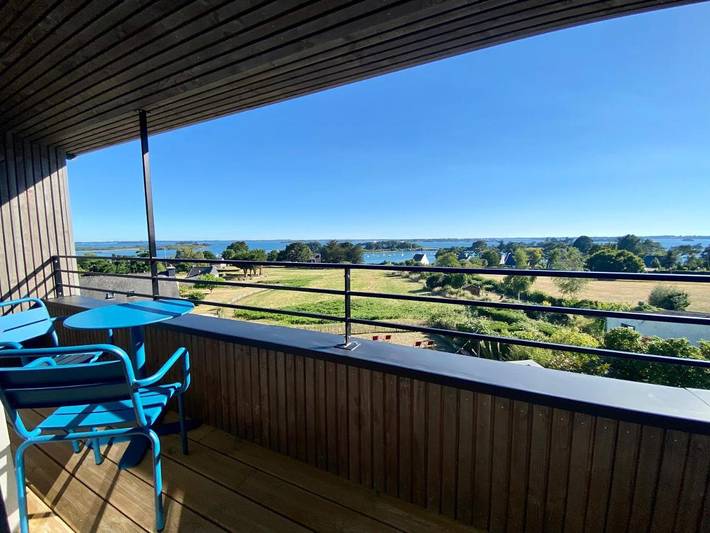 Ferienwohnung für 2 Personen, mit Balkon und Terrasse sowie Garten und Ausblick