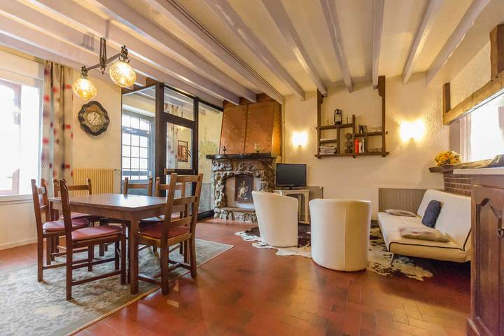 Gîte pour 6 personnes, avec terrasse dans Saint-Hilaire-sous-Romilly