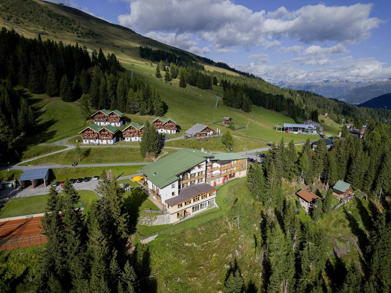 Ganze Wohnung, Chalet am Zettersfeld mit Dolomitenblick in Zettersfeld, Thurn