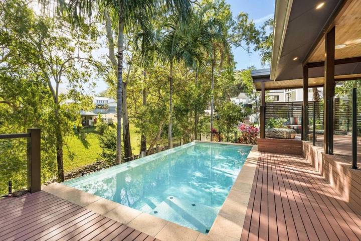 Holiday home for 8 people, with garden and pool as well as view in Palm Cove