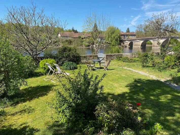 Location de vacances pour 8 personnes, avec jardin et vue à Saint-Germain-de-Confolens - 2