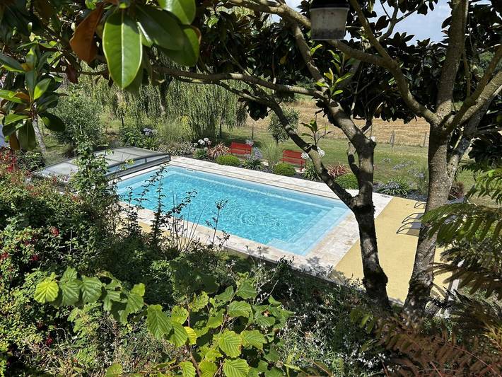 Gîte pour 15 personnes, avec jardin ainsi que terrasse et piscine, animaux acceptés dans Chanverrie - 2