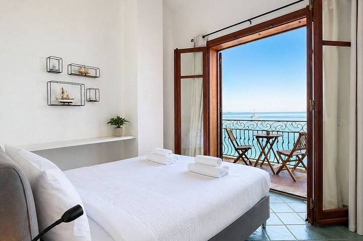 Appartamento intero, Chianalea 31 – Casa fronte mare con due balconi in Scilla, Provincia di Reggio Calabria