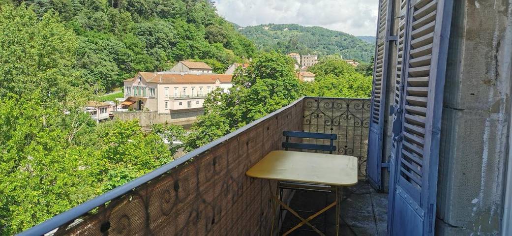 Gîte pour 2 personnes, avec balcon dans Thermes De Vals Les Bains - 2