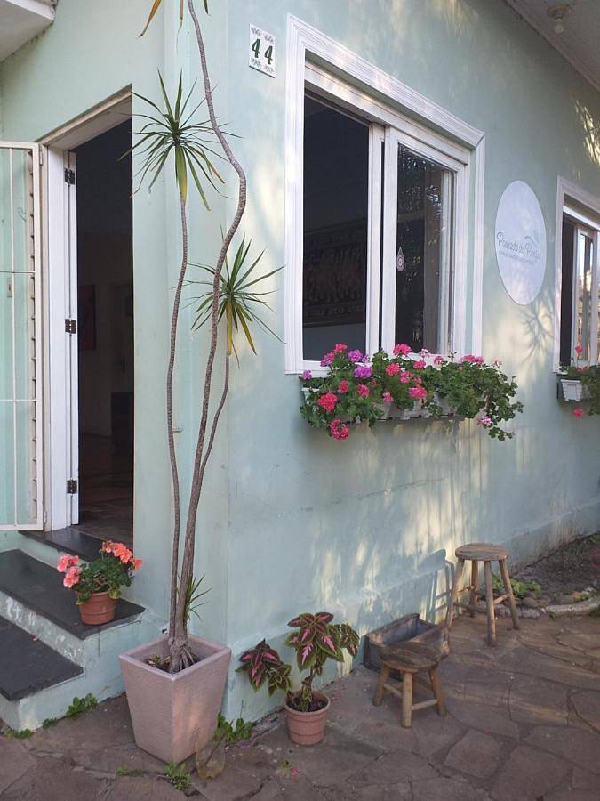 Casas e apartamentos de temporada para 3 pessoas, com vista e jardim em Porto Alegre