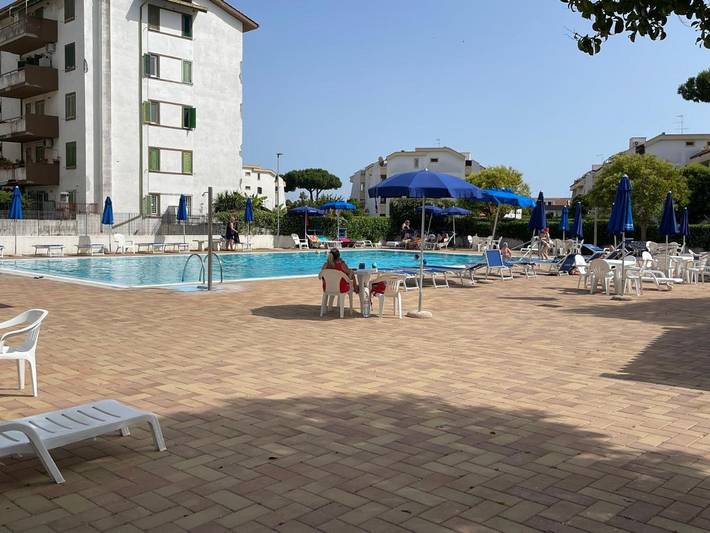 Apartamento de vacaciones para 5 personas, con vistas y piscina para niños además de terraza y piscina - 1