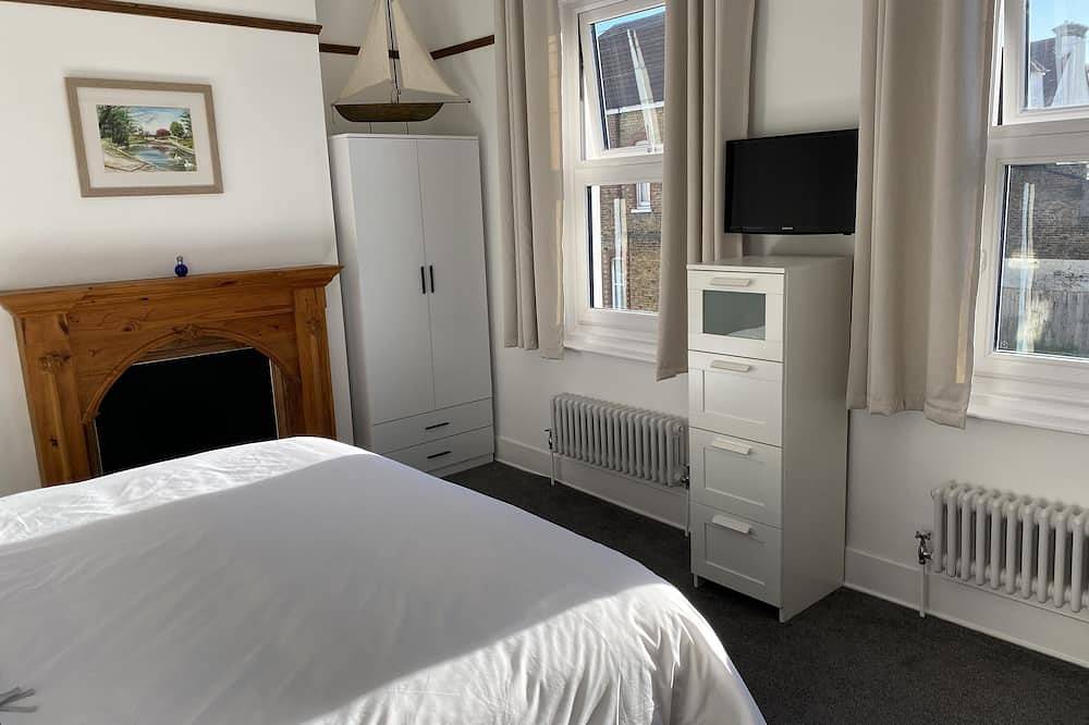 Cosy period house near the seafront in Ramsgate, Kent