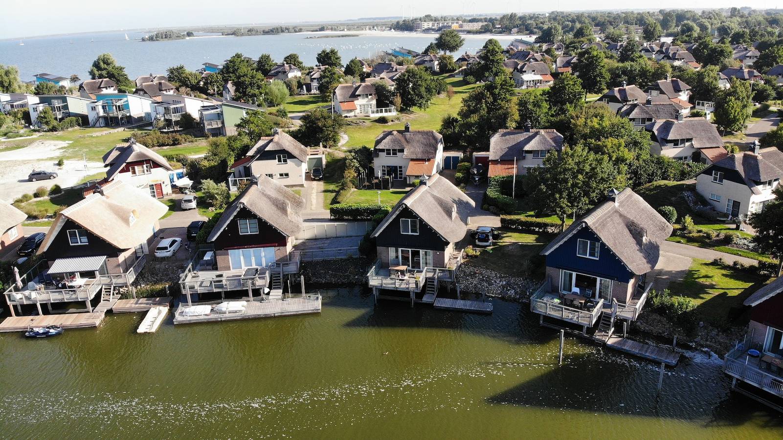 Beach Resort Makkum — Fisherman's villa with sauna - 6 persons in Makkum, Lake Ijssel