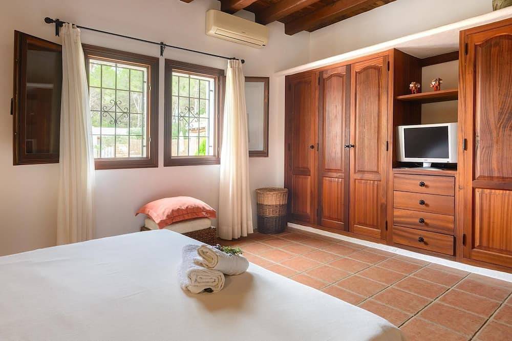New! Villa Can Curreu in Santa Eulària des Riu, Ibiza Osten