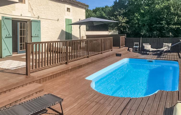Klimatisierte Wohnung mit Pool und Parkplatz, 1,5 km vom Fluss entfernt in Périgord Blanc