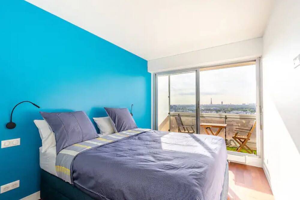 Ganze Wohnung, Comfortion Le Papillon - view of Paris and pool in Puteaux, Hauts-de-Seine