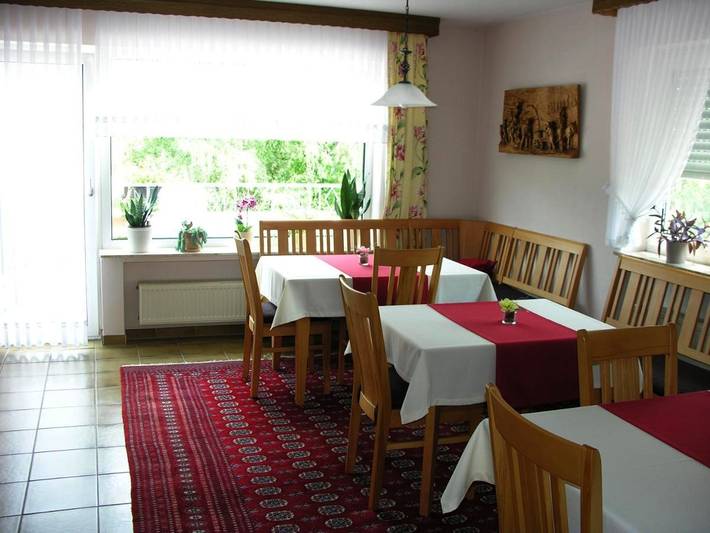 Ferienwohnung für 2 Personen, mit Terrasse und Garten sowie Ausblick in Briedel - 3