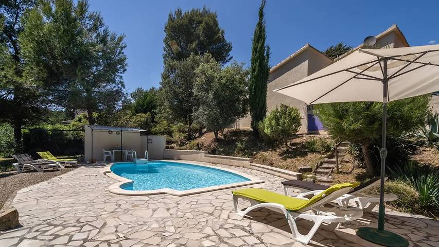 Location de vacances pour 6 personnes, avec piscine et jardin à Pouzols-Minervois