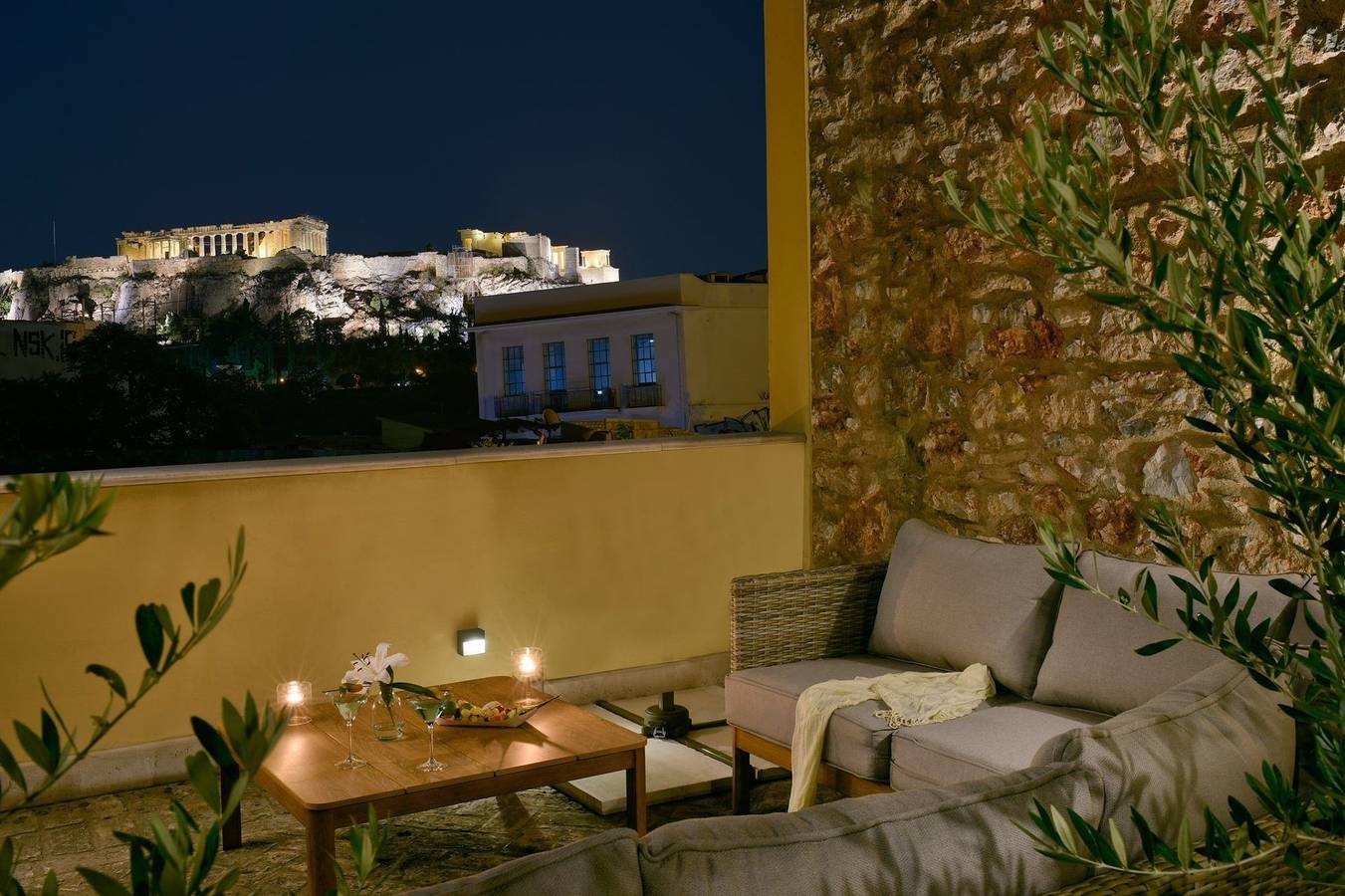Magnificent Athens Villa | 1 Bedroom | Villa Aizen | Garden View in Central Section of Athens, Athens
