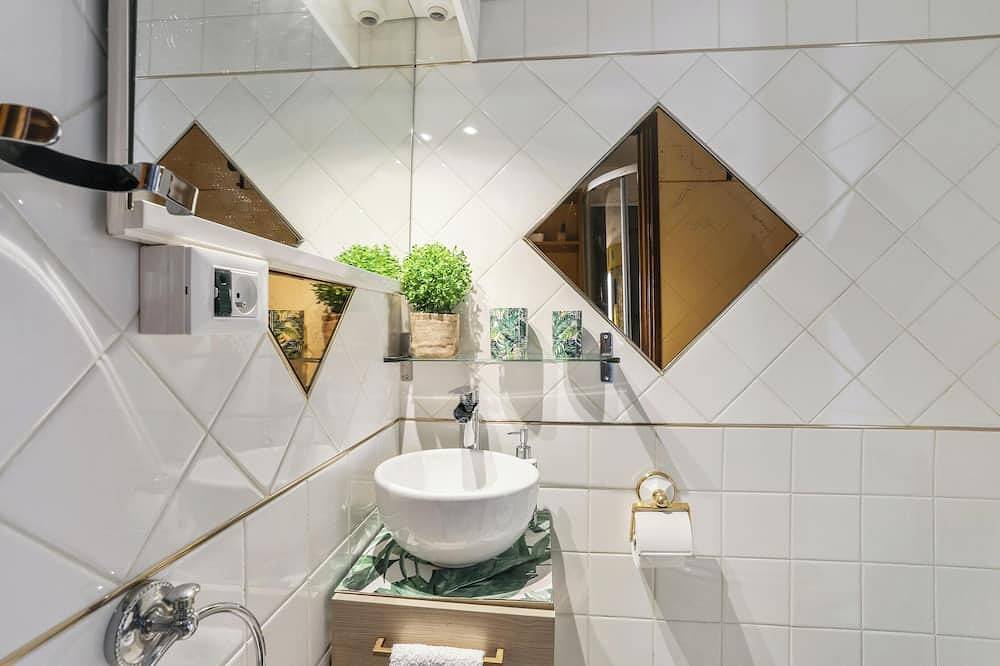 Ganze Wohnung, Homerez - Studio mit privatem Pool in Menton in Menton, Nizza und Umgebung