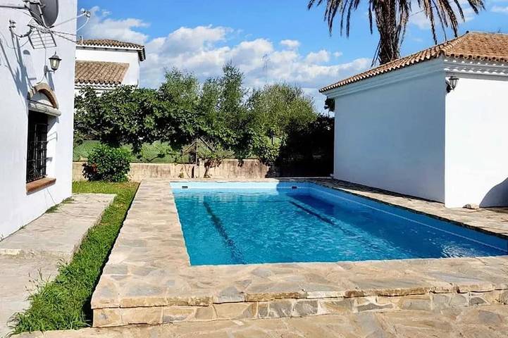 Chalet para 12 personas, con jacuzzi y jardín, Se admiten mascotas en Vejer de la Frontera