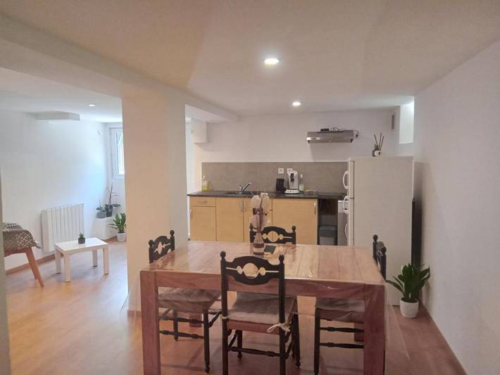 Gîte pour 2 personnes, avec Terrasse ainsi que Jardin et Vue dans Cessens