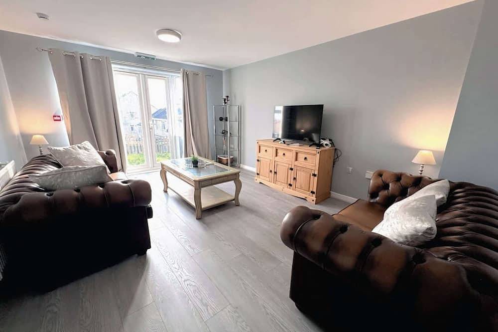 Entire apartment, Elegant 4Bdr Home with Private Parking in Darfield in Barnsley, South Yorkshire