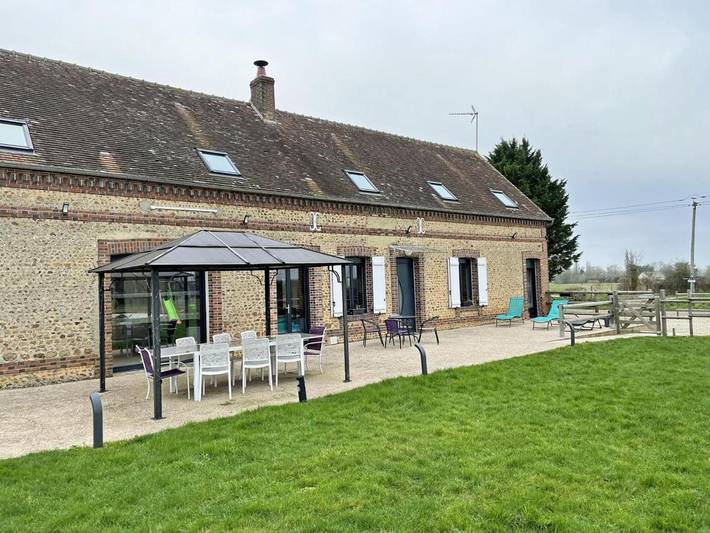 Location de vacances pour 12 personnes, avec Terrasse ainsi que Jardin et Sauna dans Moussonvilliers