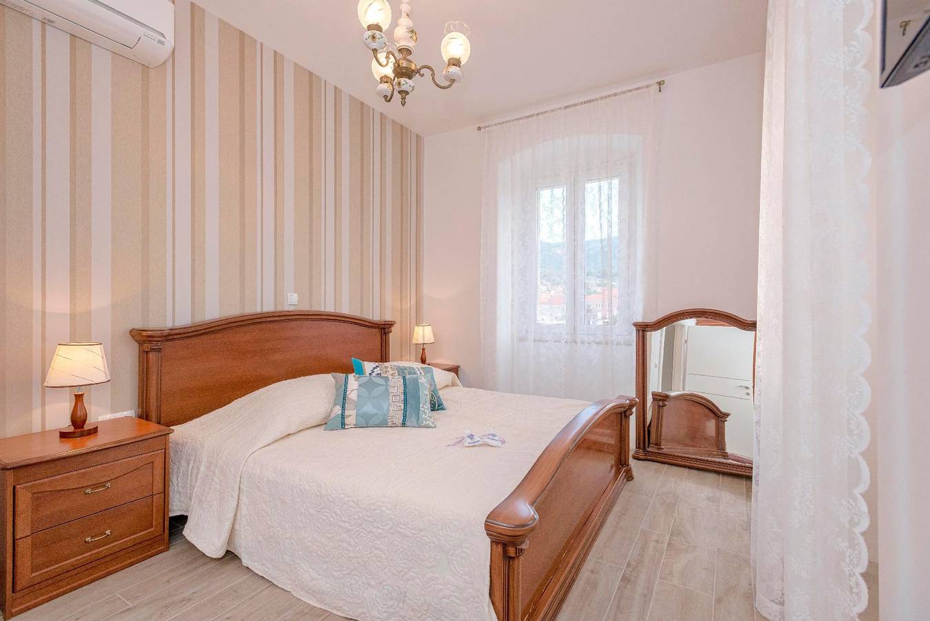 Villa Radovani mit privatem Pool und Panoramablick aufs Meer, Jelsa, Insel Hvar in Jelsa, Hvar
