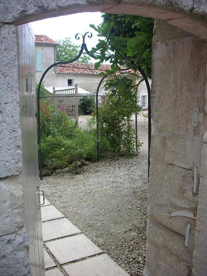 Location de vacances pour 6 personnes, avec piscine et jardin, adapté aux familles à Saint-Palais-du-Né - 4