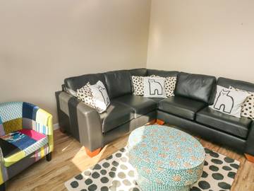 Log Cabin for 6 People in Tenby, Pembrokeshire, Photo 2