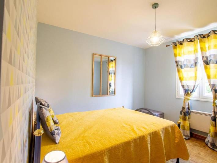 Location de vacances pour 10 personnes, avec terrasse ainsi que piscine et jardin, animaux acceptés à Rampieux - 3