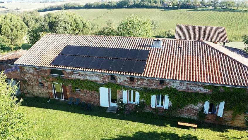 Location de vacances pour 8 personnes, avec Terrasse et Jardin ainsi que Piscine et Vue à Lézat-sur-Lèze