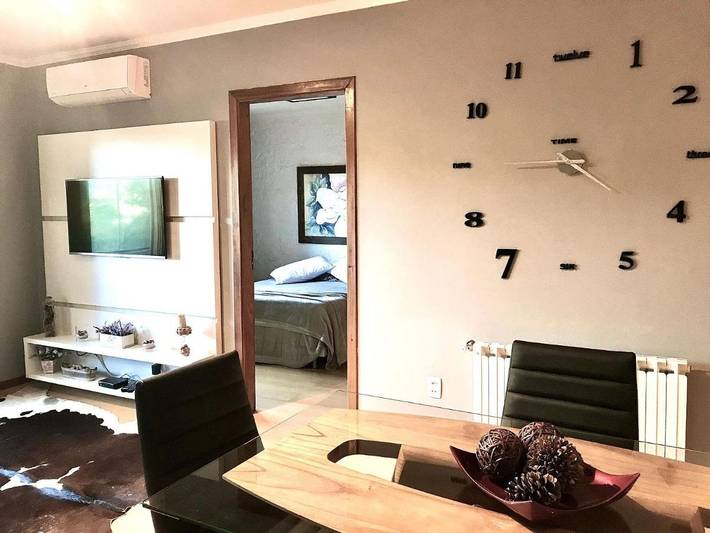 Casas e apartamentos de temporada para 5 pessoas, com piscina e sauna em Gramado