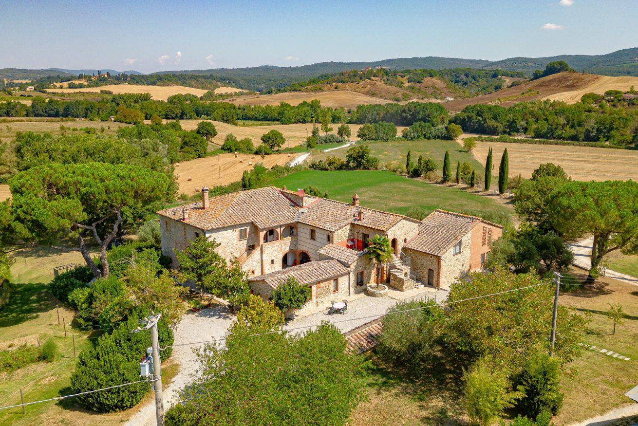 Ganze Wohnung, Torre- Chiarne Lovely Flat with Panoramic Terrace! in Asciano, Siena Provinz