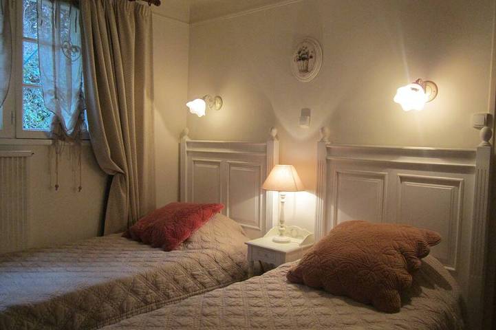 Gîte pour 7 personnes, avec jardin et terrasse, animaux acceptés à Montferrer - 3