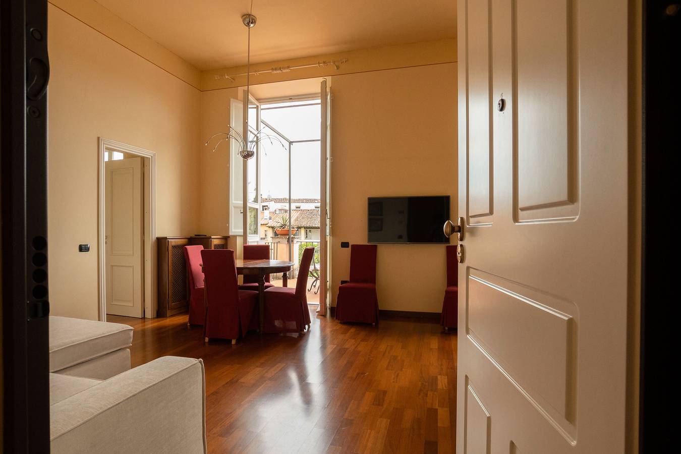 Apartamento entero, Apartamento 'Lucca Storica' con terraza privada, balcón y Wi-Fi in Lucca, Via Francigena