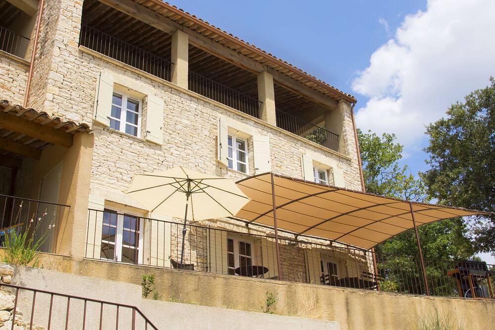 Domaine de Coulon _ \"Issirac\"  _ 3ch 6p _ Hameau privé entre Cèze et Ardèche in Issirac, Région de Nîmes