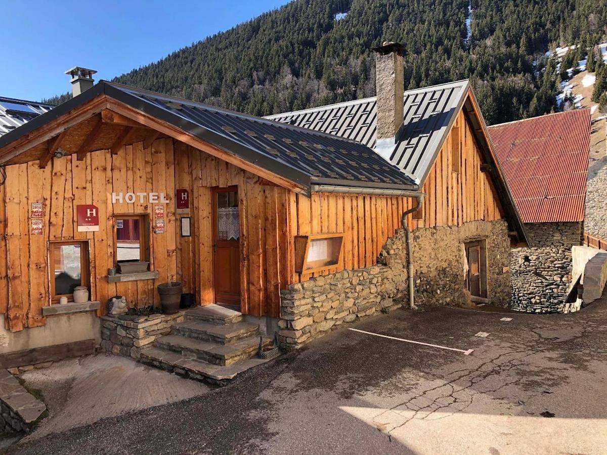 Double Room with Private Bathroom in Auris, Parc national des Écrins