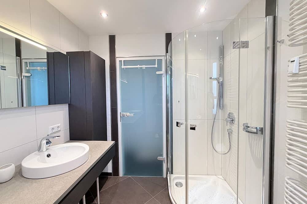 Ganze Wohnung, Seegarten Apartment 4 mit Sauna, Indoor-Pool und Terrasse am Bodensee in Hagnau am Bodensee, Region Bodensee-Oberschwaben