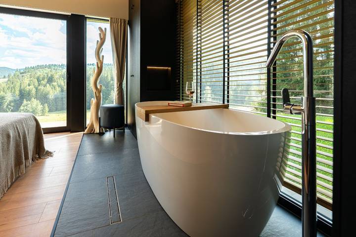 Gîte pour 2 personnes, avec jardin ainsi que jacuzzi et terrasse en Roumanie - 2