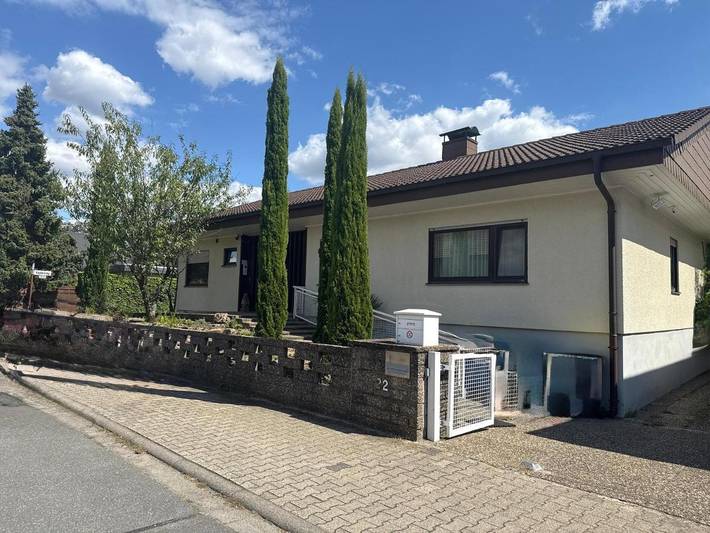 Ferienwohnung für 4 Personen, mit Terrasse und Ausblick in Rüsselsheim