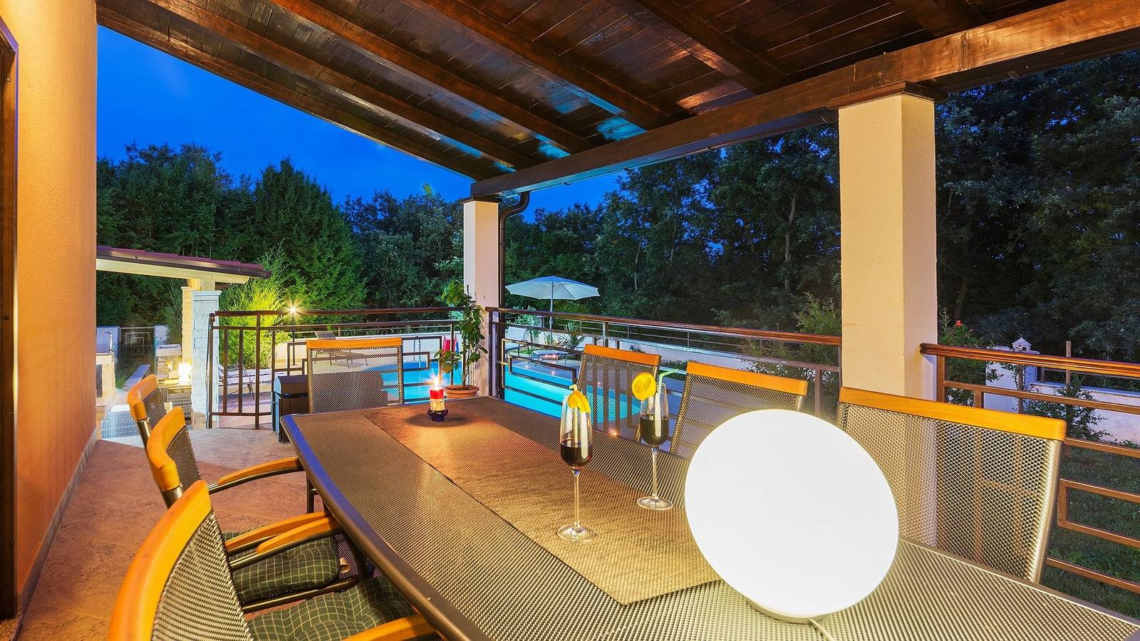 Charmante Villa Lucia mit beheiztem Pool in Vodnjan, Grad Vodnjan