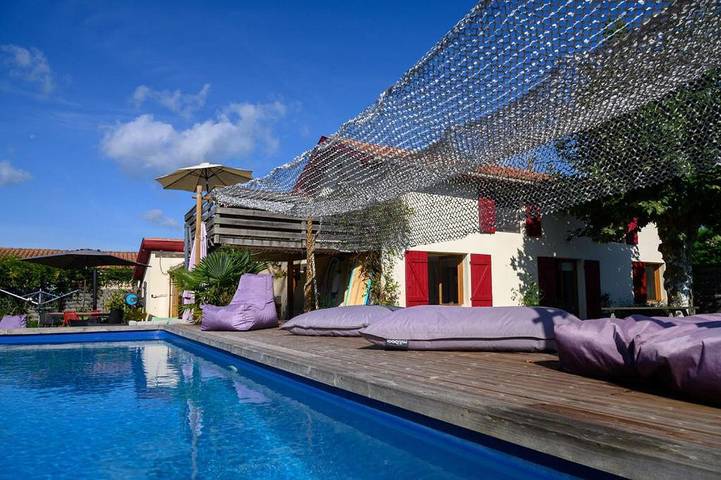 Chambre d’hôte pour 2 personnes, avec Terrasse et Jardin ainsi que Piscine et Vue