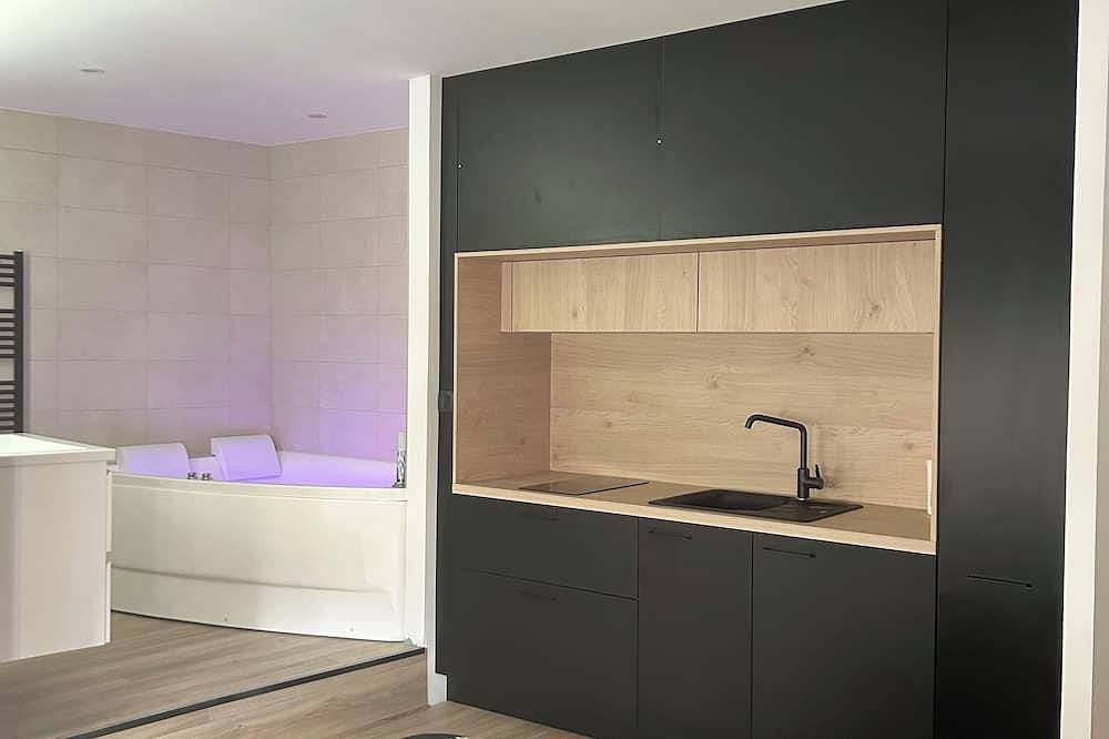 Entire apartment, The 3-star Tournonaise suite in Tournon-sur-Rhône, Tournon-sur-Rhône region