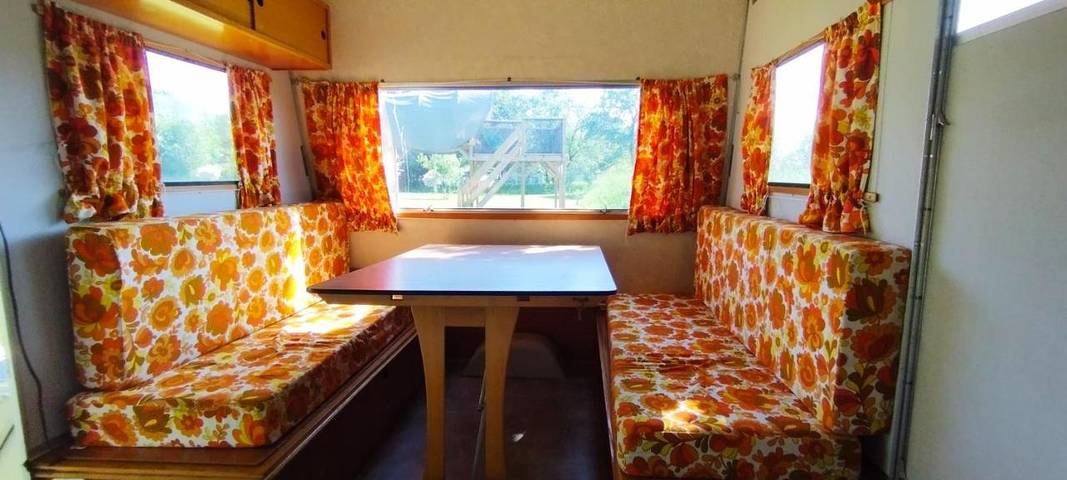 Location de vacances pour 2 personnes, avec terrasse et jardin ainsi que vue et piscine à Camoël - 4