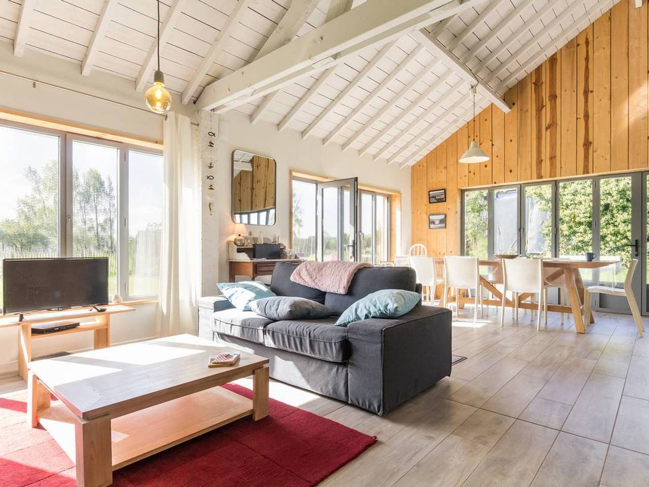 Casa contemporánea, jardín privado, cerca de la playa, ¡ideal para familias y amigos! in Saint-Vaast-la-Hougue, Región de Cherbourg